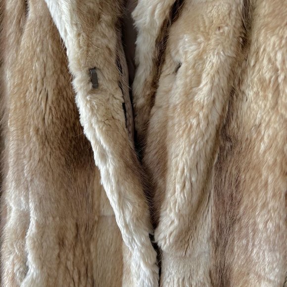 Vintage Luxury Genuine Fur coat - Picture 9 of 16